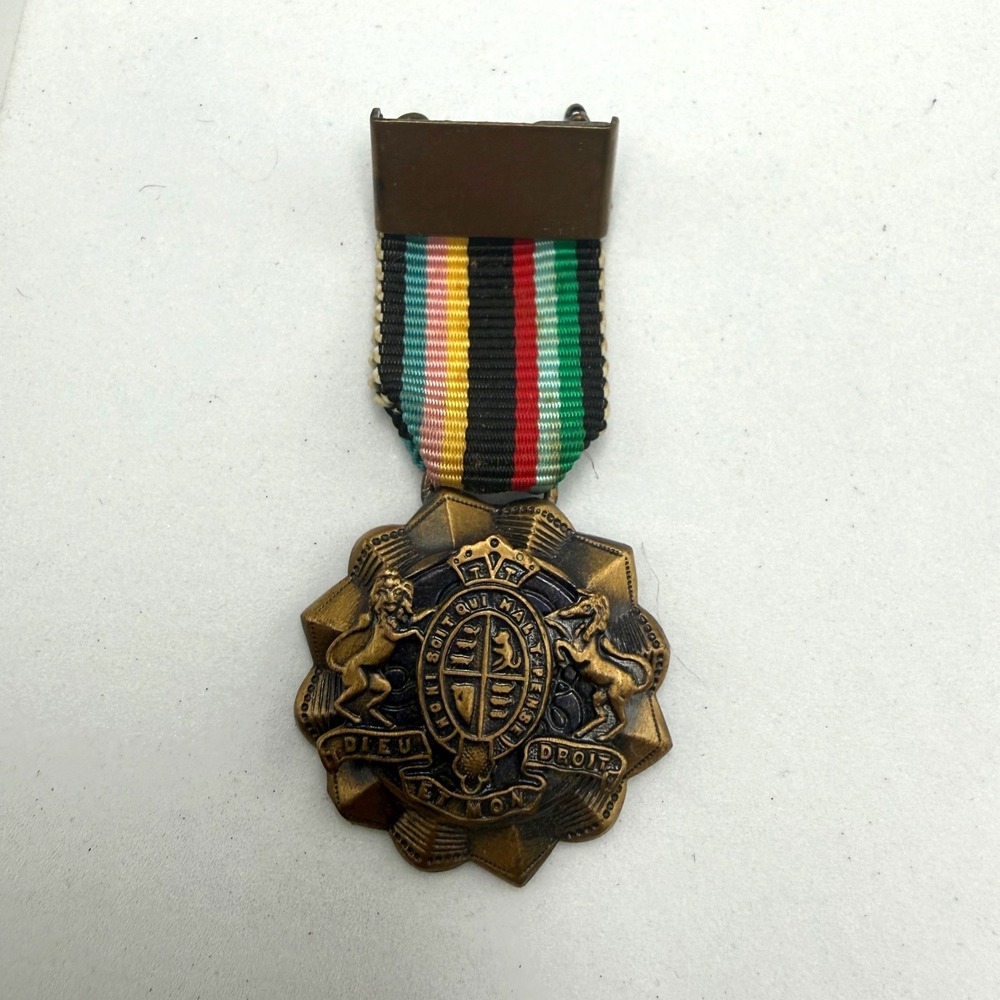 Vintage British Royal Coat of Arms Medal Brooch Dieu Et Mon Droit Striped Ribbon